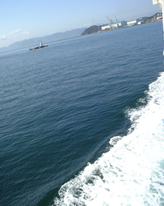 瀬戸内海を進む